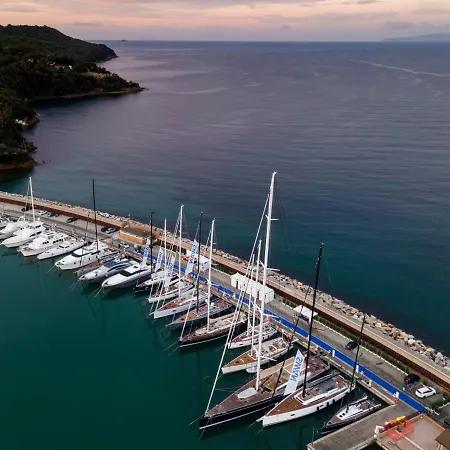 Aparthotel Marina Di Scarlino 4*