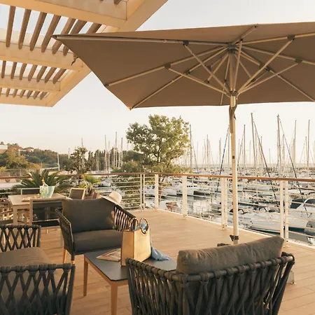 Marina Di Scarlino Aparthotel 4*